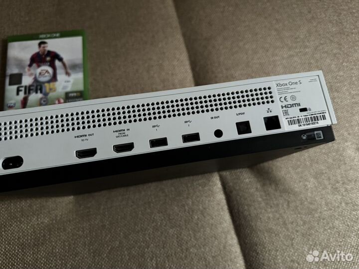 Xbox One S 1TB с дисками