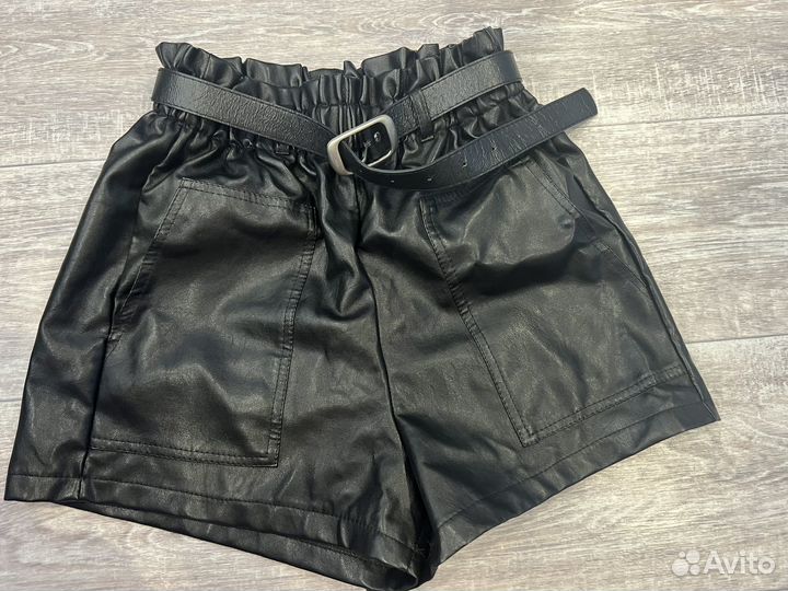 Кожаные шорты