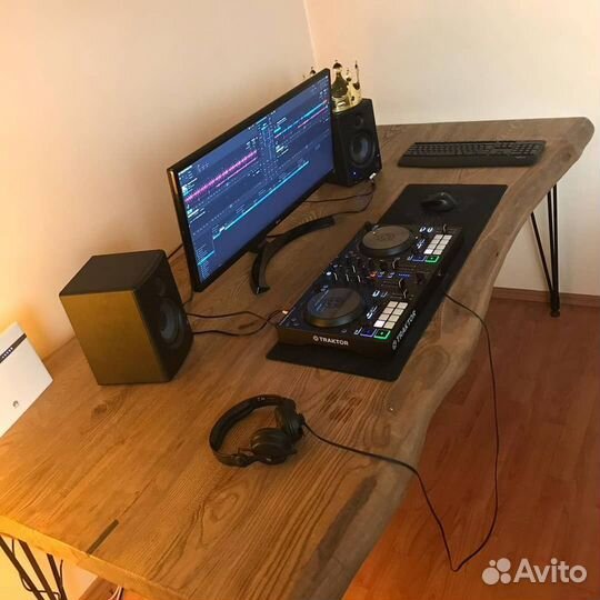 Компьютерный стол в стиле лофт