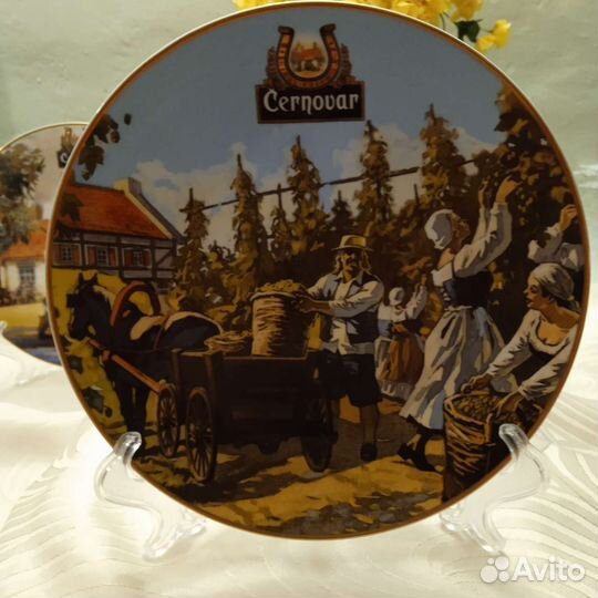 Настенная тарелка