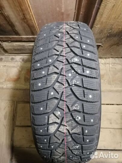 Bridgestone Blizzak Spike-02 SUV 235/55 R18 104T