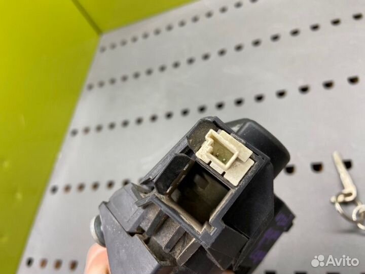 Замок багажника Mercedes-Benz C-Class W203