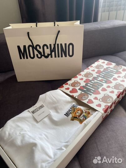 Love moschino подарок
