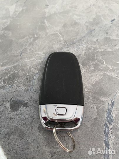 Оригинальный ключ Audi