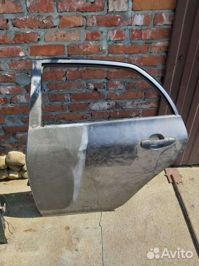 Дверь задняя левая тоёта корола 150