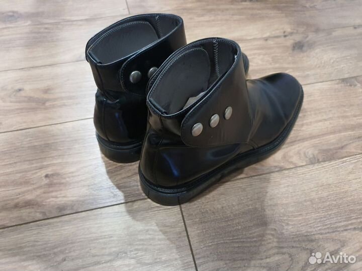 Ботинки кожаные Pollini