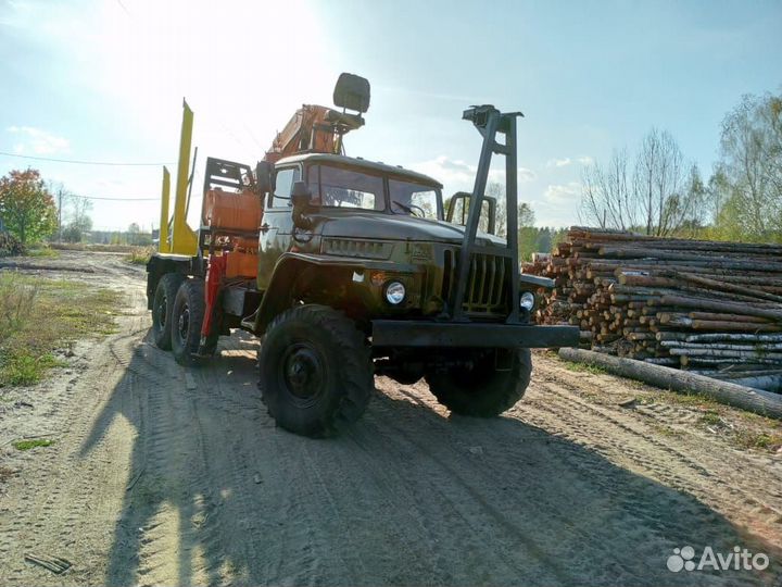 Урал 375Д с КМУ, 1981