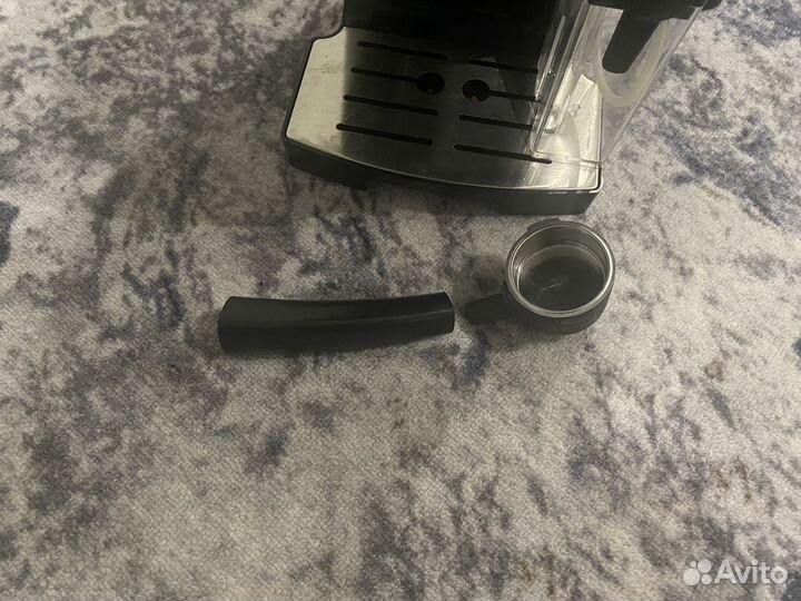 Кофеварка Redmond RCM-1512 с авто капучинатором