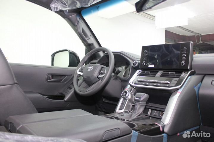 Toyota Land Cruiser 3.3 AT, 2023, 5 км