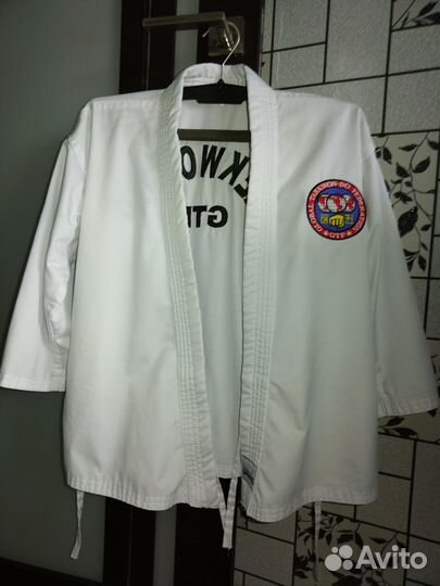 Продаем добок-только куртка, для тхэквондо 130-140
