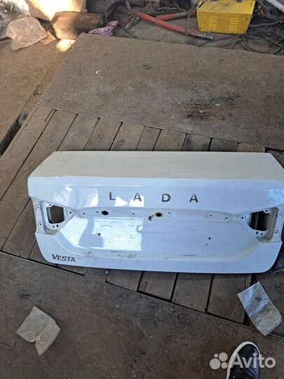 Крышка багажника LADA vesta