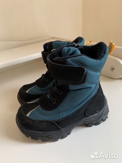 Кроссовки весенние размер 24