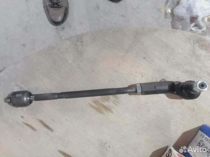 Тяга рулевая с наконечником правая Volkswagen Polo