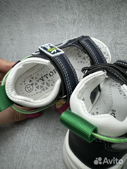 Сандалии 22,25,26
