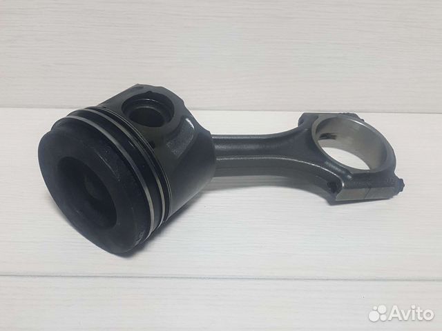 Поршень шатун land rover 2.2 TD4 2010