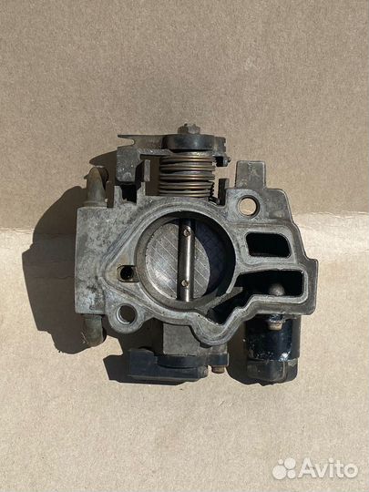 Дроссельная заслонка LADA Priora