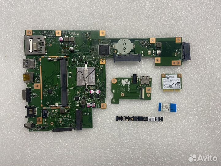 Ноутбук Asus X553M в разборе по запчастям