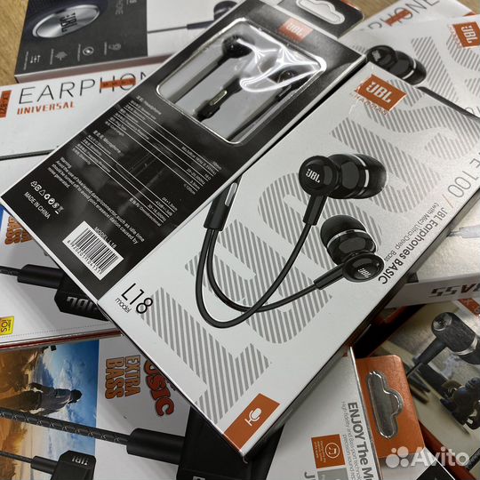 Большой выбор проводных наушников от фирмы JBL