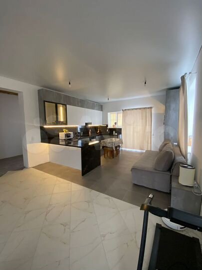 Дом 180 м² на участке 6,5 сот.