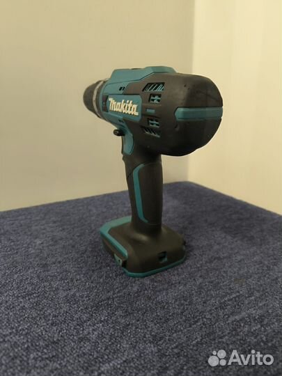 Шуруповерт makita df488d