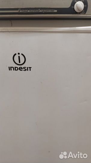 Морозильная камера Indesit SFR 100