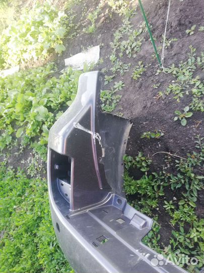 Бампер задний оригинал для Тайота Ленд Крузер 200