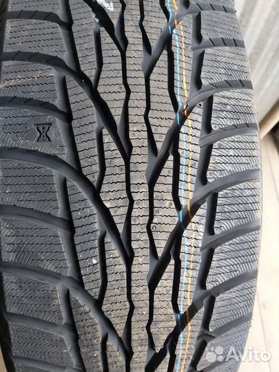 Marshal WinterCraft SUV Ice WS51 215/65 R16 102T