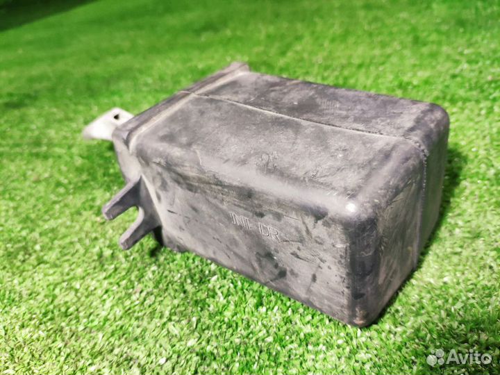 Ограничитель двери Peugeot 307