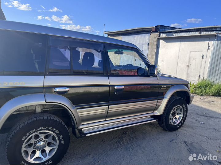 Mitsubishi Pajero 2.8 AT, 1996, 298 000 км