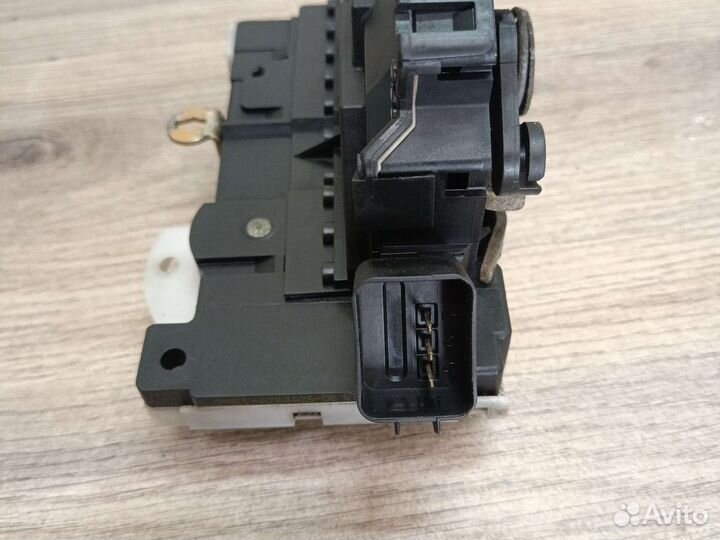 Замок двери задней правой ford focus 1