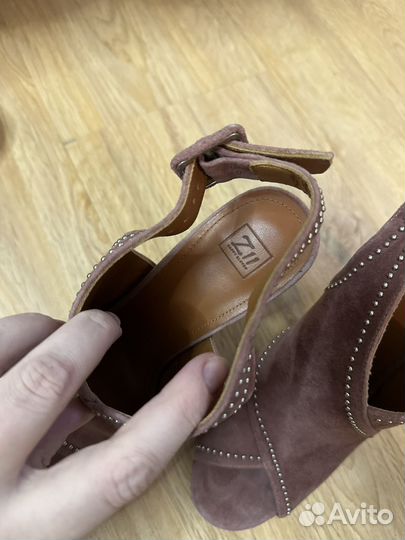 Пудровын босоножки 39