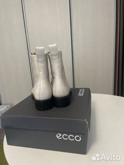 Ботинки новые оригинал 37 размера