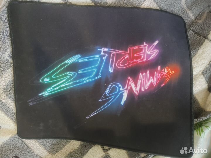 Клавиатура мышка и наушники + коврик