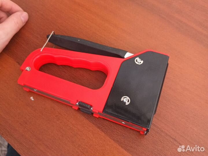 Степлер мебельный