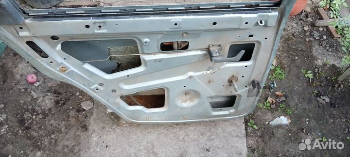 Дверь задняя левая ваз 2110