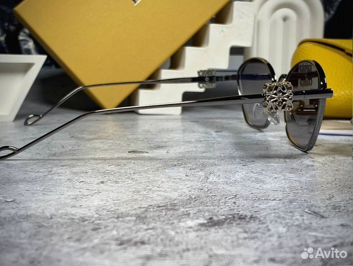 Очки женские loewe