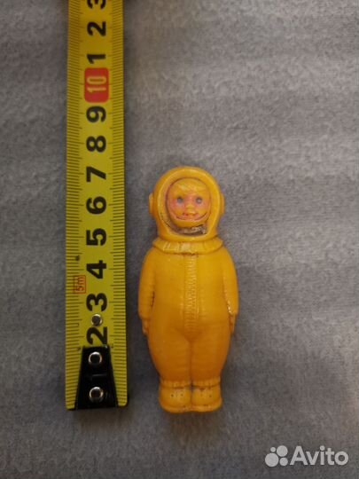 Игрушка космонавт СССР, колкий пластик