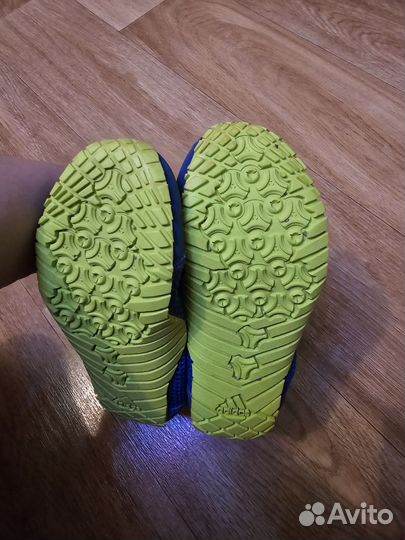 Кроссовки для футбола,бутсы adidas