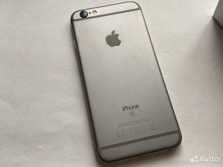 Телефон iPhone 6s