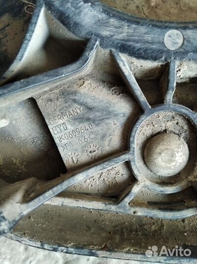 Рычаг задний правый продольный на VAG