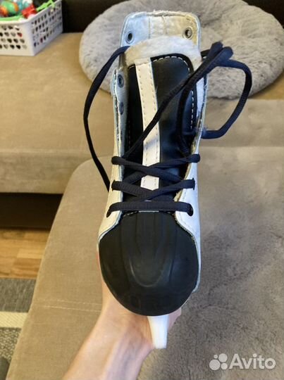 Коньки на мальчика 27 р
