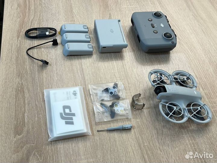 Квадрокоптер DJI NEO fly more combo