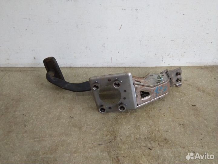 Педаль тормоза Toyota Highlander II 2007-2013