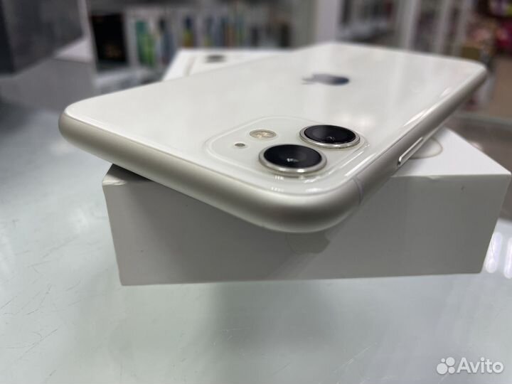 iPhone 11, 64 ГБ