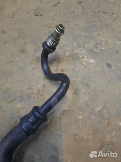 Трубка гура на VW Sharan 1