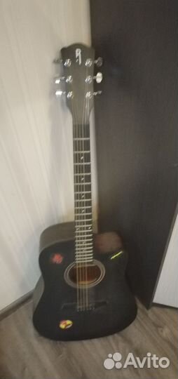 Акустическая гитара