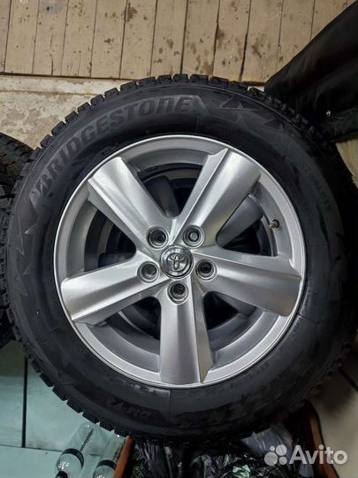 Bridgestone Blizzak DM-V2 225/65 R17