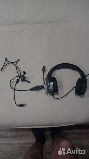 Сломанные наушники panteon