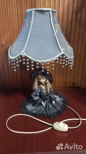 Кукла фарфоровая с абажур-светильником
