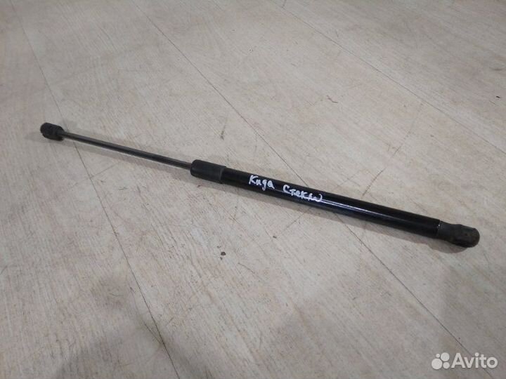 Амортизатор стекла крышки багажника Ford Kuga CBW